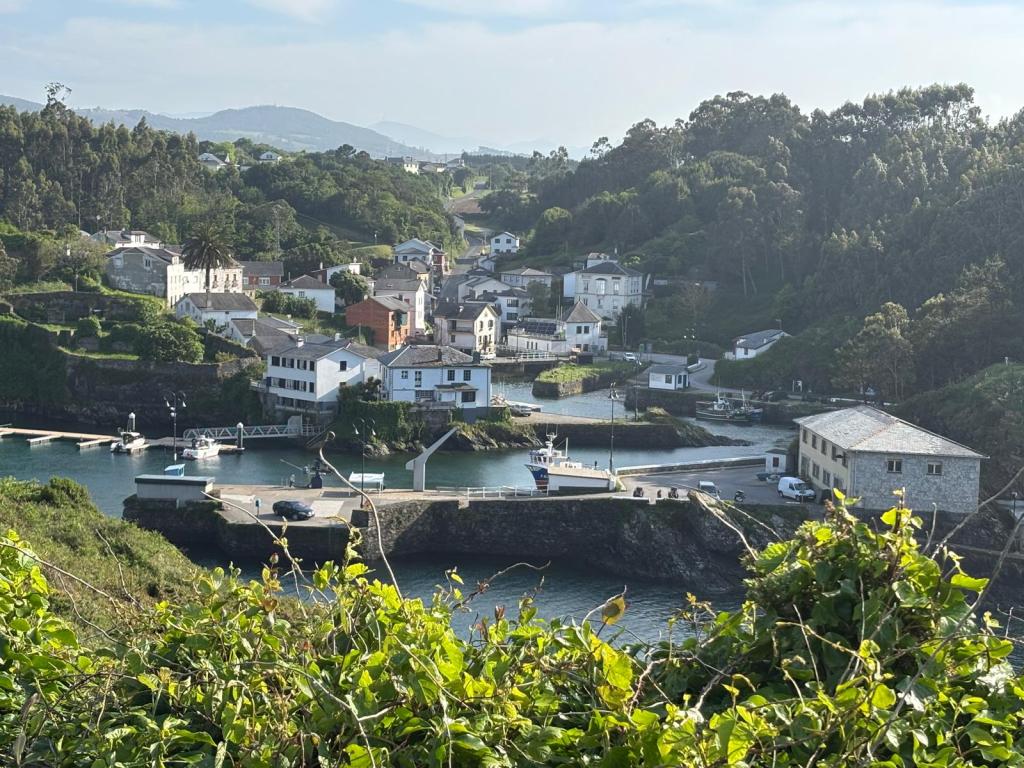 Jornada de pintura y arte en Viavélez: acuarela, mar y la magia de&nbsp;Herminio